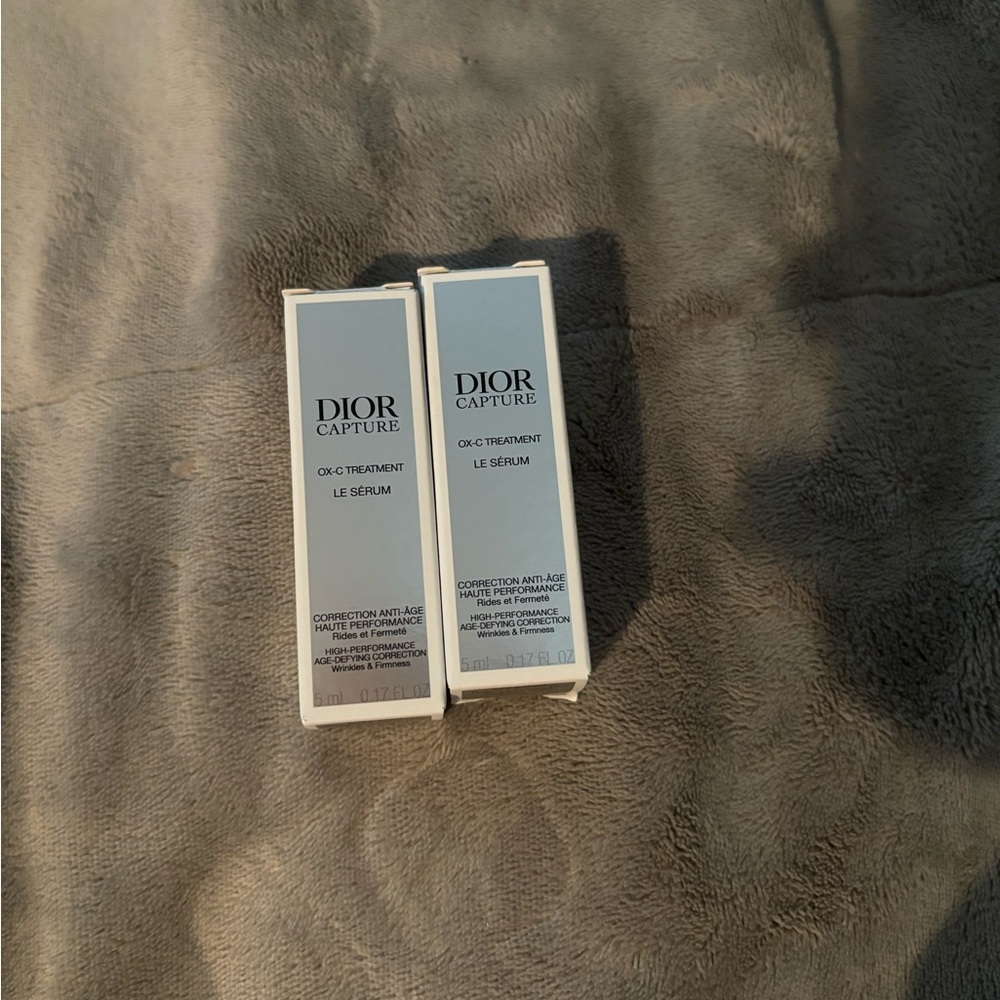 Dior Capture Totale Le Serum in Elegant White Packaging